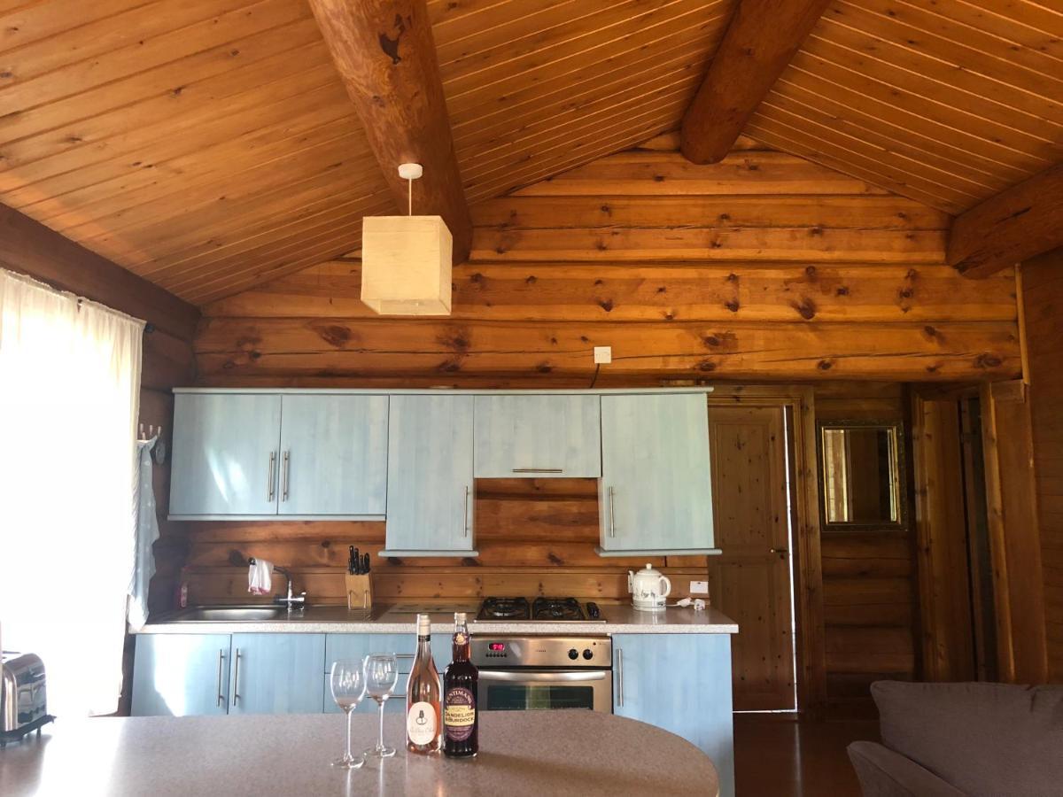 Log Home Village Улверстон Экстерьер фото