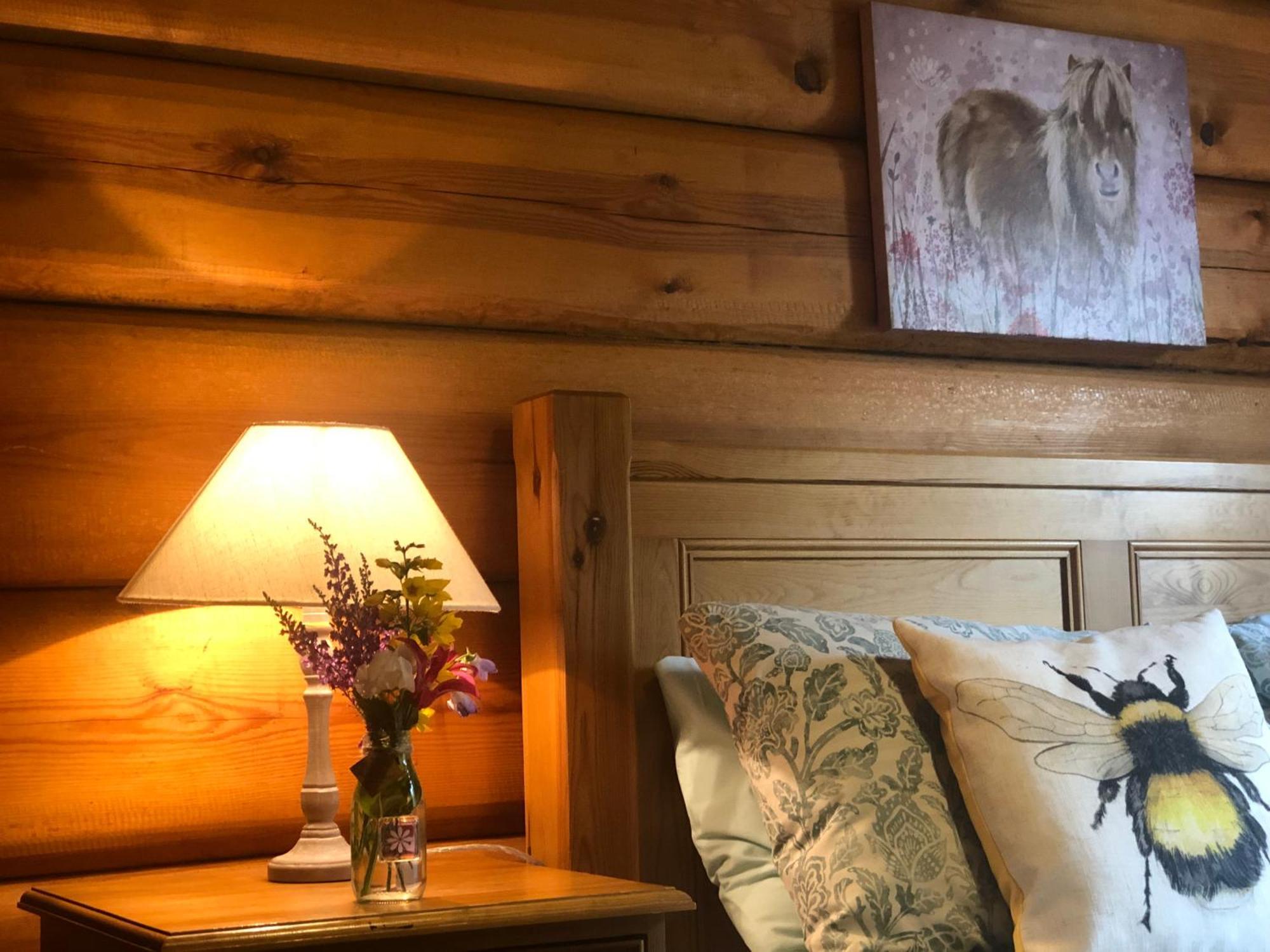 Log Home Village Улверстон Экстерьер фото
