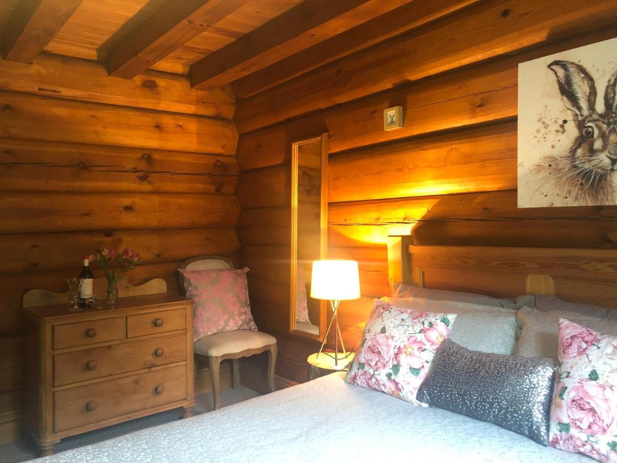 Log Home Village Улверстон Экстерьер фото