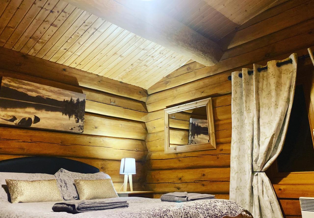 Log Home Village Улверстон Экстерьер фото