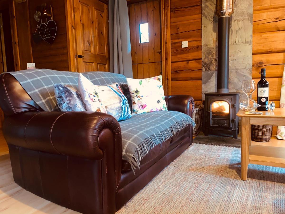 Log Home Village Улверстон Экстерьер фото