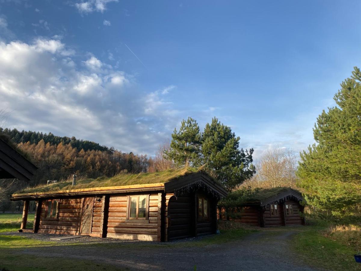 Log Home Village Улверстон Экстерьер фото