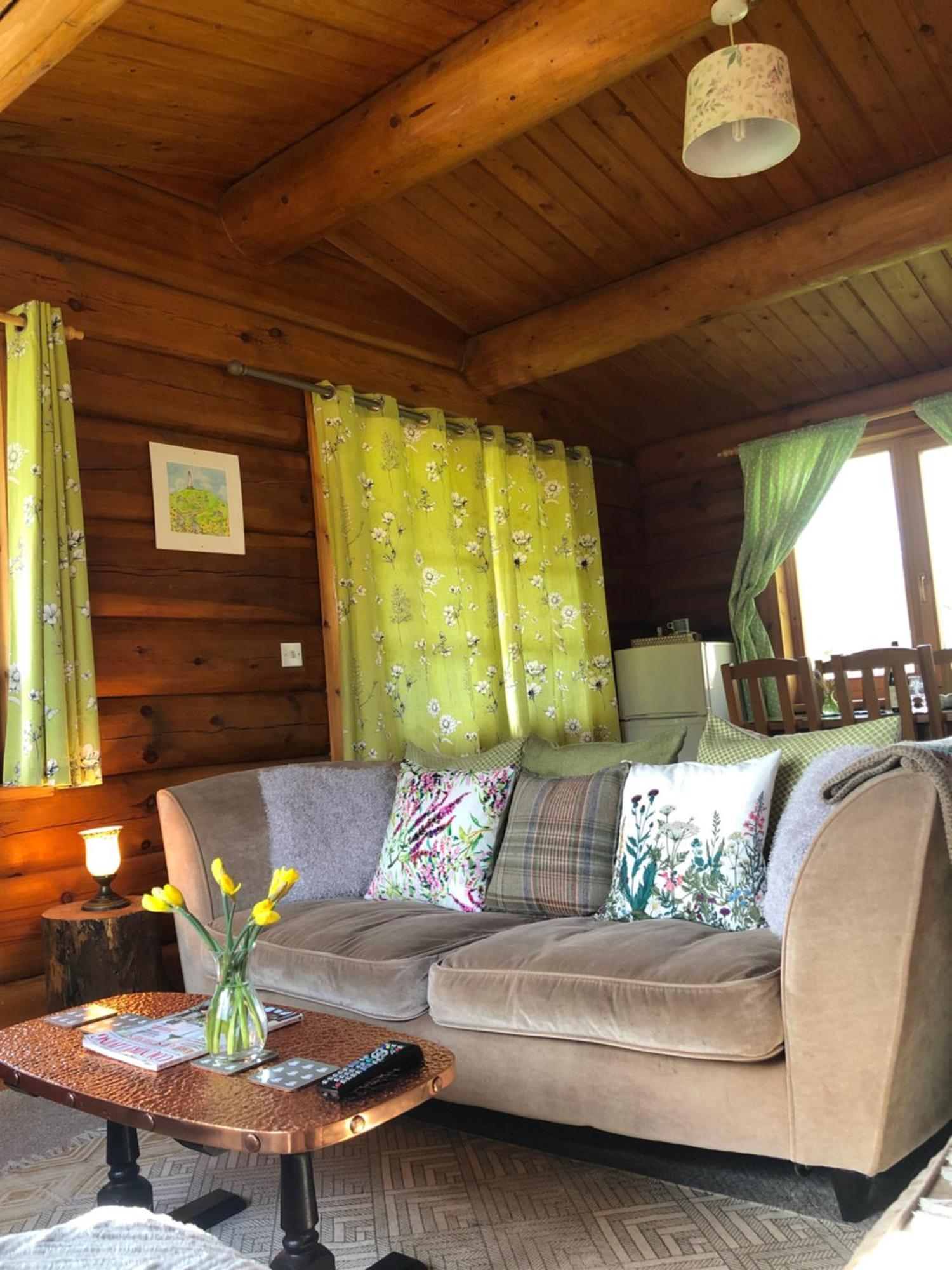 Log Home Village Улверстон Экстерьер фото